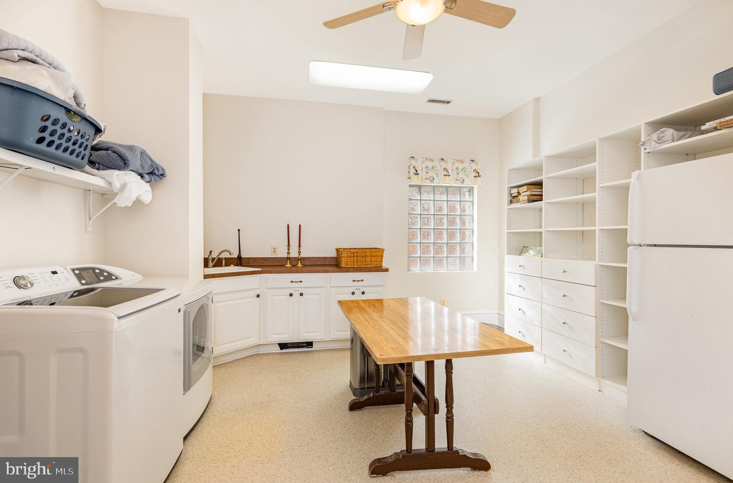 913-B CAROLINE, FREDERICKSBURG, Virginia 22401, 3 Bedrooms Bedrooms, ,2 BathroomsBathrooms,Residential,For sale,913-B CAROLINE,VAFB2009278 MLS # VAFB2009278