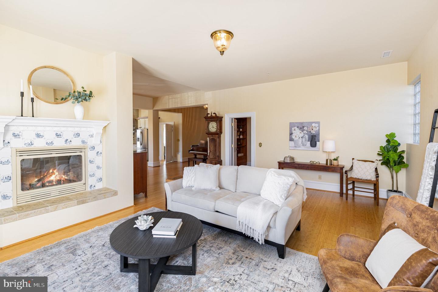 913-B CAROLINE, FREDERICKSBURG, Virginia 22401, 3 Bedrooms Bedrooms, ,2 BathroomsBathrooms,Residential,For sale,913-B CAROLINE,VAFB2009278 MLS # VAFB2009278