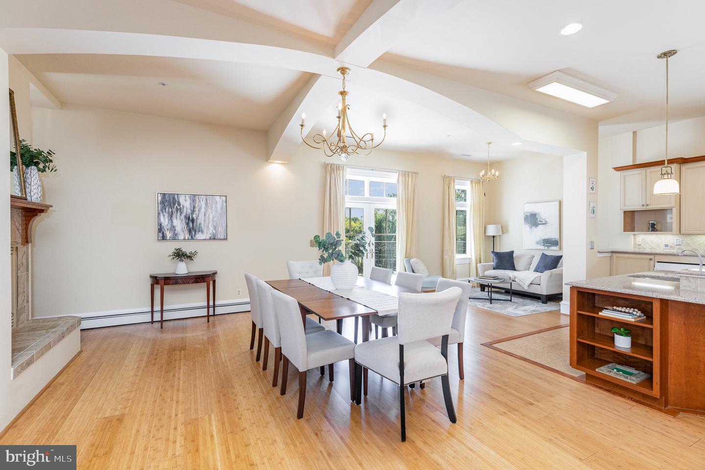 913-B CAROLINE, FREDERICKSBURG, Virginia 22401, 3 Bedrooms Bedrooms, ,2 BathroomsBathrooms,Residential,For sale,913-B CAROLINE,VAFB2009278 MLS # VAFB2009278