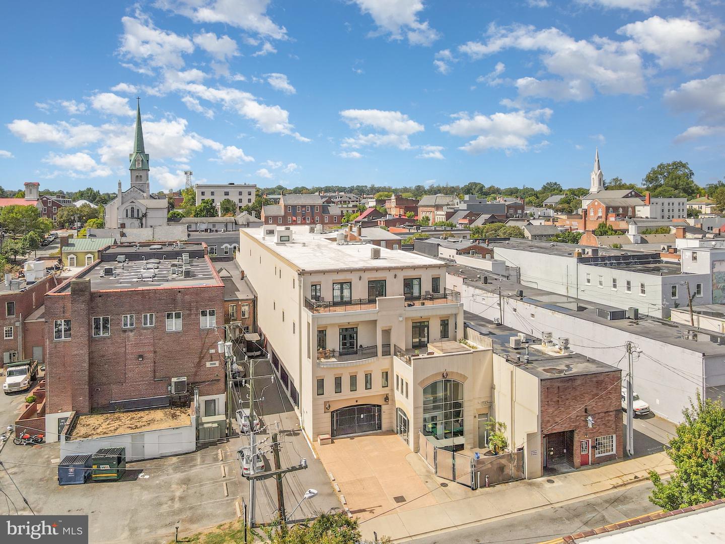 913-B CAROLINE, FREDERICKSBURG, Virginia 22401, 3 Bedrooms Bedrooms, ,2 BathroomsBathrooms,Residential,For sale,913-B CAROLINE,VAFB2009278 MLS # VAFB2009278