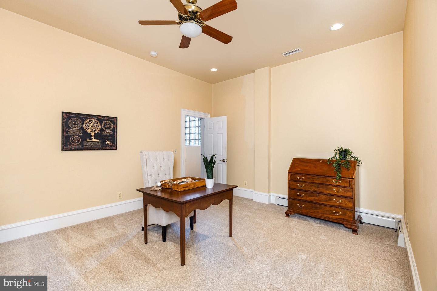 913-B CAROLINE, FREDERICKSBURG, Virginia 22401, 3 Bedrooms Bedrooms, ,2 BathroomsBathrooms,Residential,For sale,913-B CAROLINE,VAFB2009278 MLS # VAFB2009278