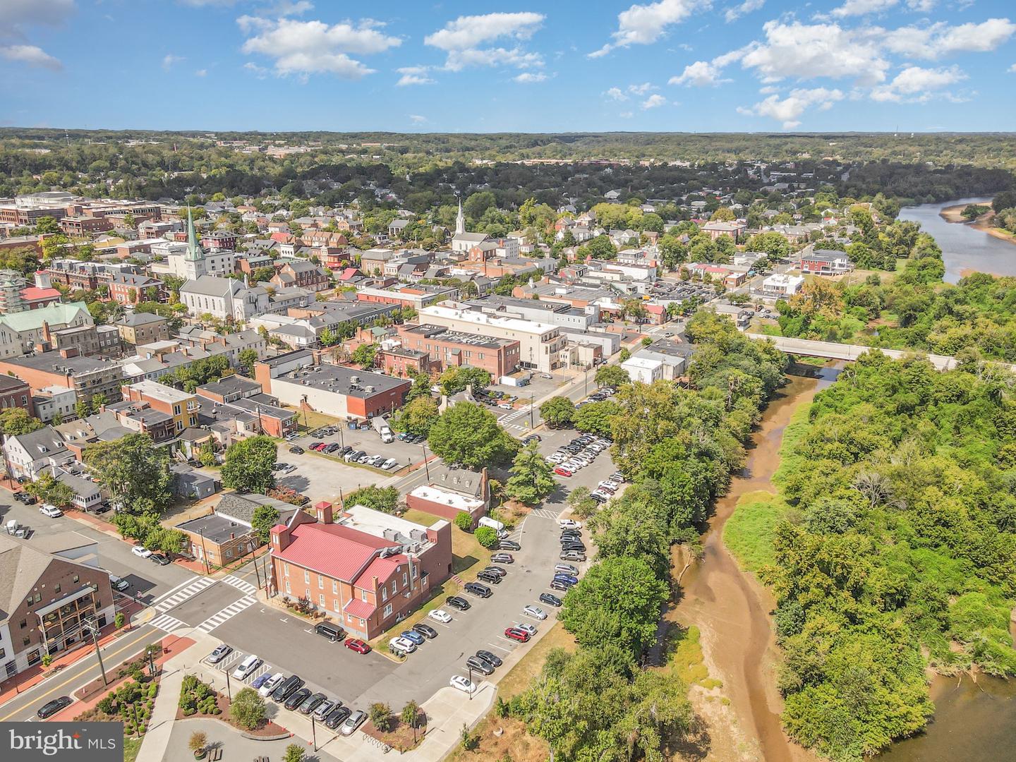 913-B CAROLINE, FREDERICKSBURG, Virginia 22401, 3 Bedrooms Bedrooms, ,2 BathroomsBathrooms,Residential,For sale,913-B CAROLINE,VAFB2009278 MLS # VAFB2009278