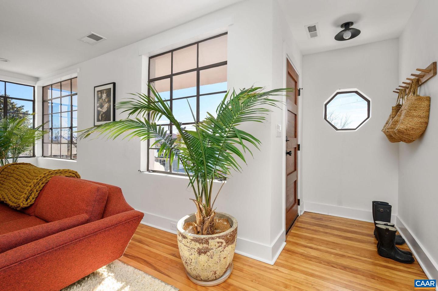 645 W FREDERICK ST, STAUNTON, Virginia 24401, 5 Bedrooms Bedrooms, ,3 BathroomsBathrooms,Residential,For sale,645 W FREDERICK ST,670920 MLS # 670920 645 W FREDERICK ST, STAUNTON, Virginia 24401, 5 Bedrooms Bedrooms, ,3 BathroomsBathrooms,Residential,For sale,645 W FREDERICK ST,670920 MLS # 670920