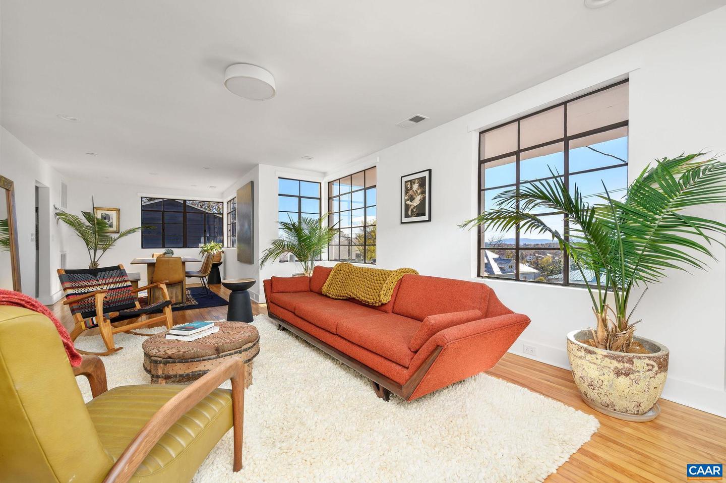 645 W FREDERICK ST, STAUNTON, Virginia 24401, 5 Bedrooms Bedrooms, ,3 BathroomsBathrooms,Residential,For sale,645 W FREDERICK ST,670920 MLS # 670920 645 W FREDERICK ST, STAUNTON, Virginia 24401, 5 Bedrooms Bedrooms, ,3 BathroomsBathrooms,Residential,For sale,645 W FREDERICK ST,670920 MLS # 670920