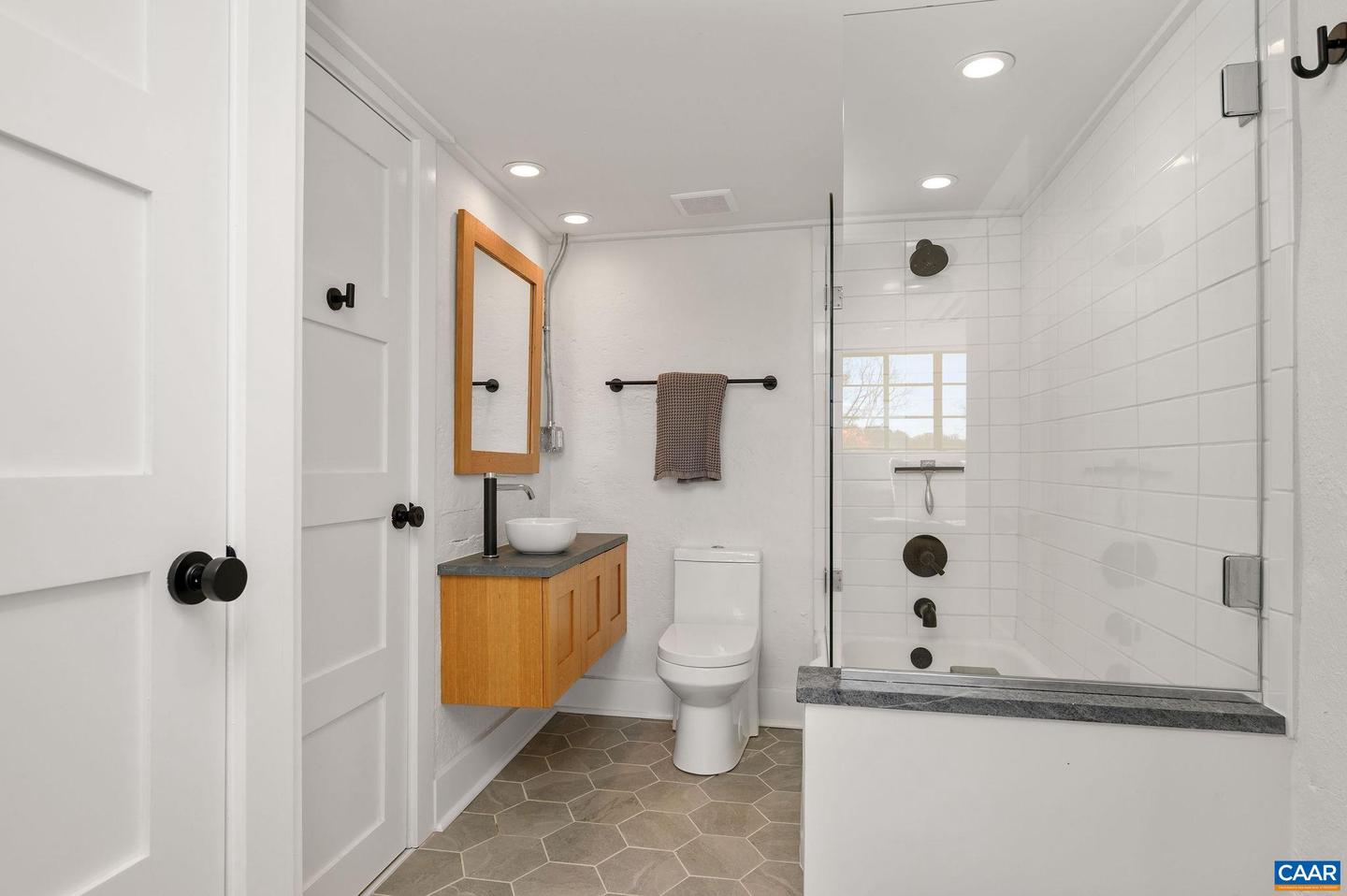 645 W FREDERICK ST, STAUNTON, Virginia 24401, 5 Bedrooms Bedrooms, ,3 BathroomsBathrooms,Residential,For sale,645 W FREDERICK ST,670920 MLS # 670920 645 W FREDERICK ST, STAUNTON, Virginia 24401, 5 Bedrooms Bedrooms, ,3 BathroomsBathrooms,Residential,For sale,645 W FREDERICK ST,670920 MLS # 670920