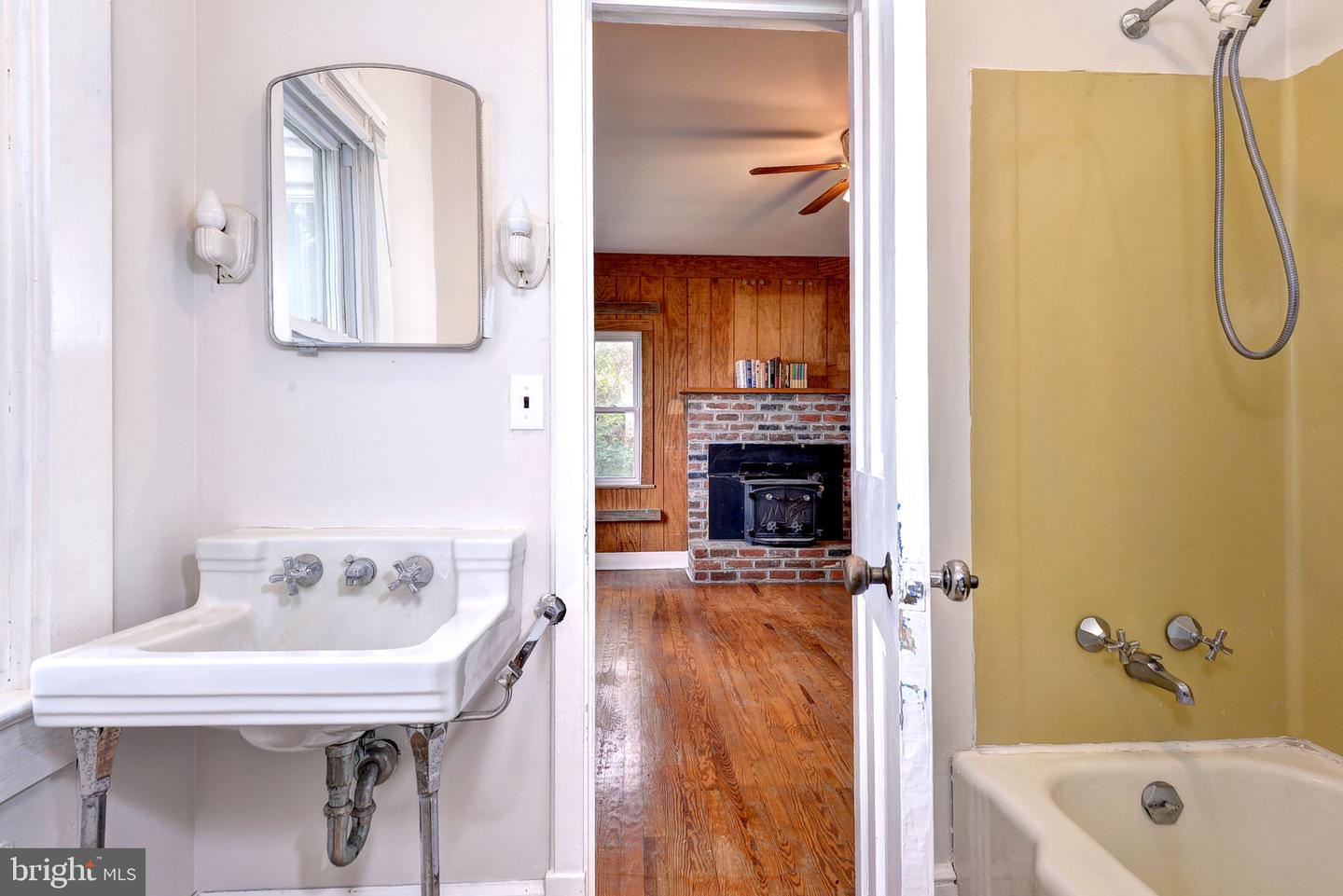 1126 CLOVERDALE RD, LANEVIEW, Virginia 22504, 4 Bedrooms Bedrooms, 8 Rooms Rooms,3 BathroomsBathrooms,Residential,For sale,1126 CLOVERDALE RD,VAES2002086 MLS # VAES2002086 1126 CLOVERDALE RD, LANEVIEW, Virginia 22504, 4 Bedrooms Bedrooms, 8 Rooms Rooms,3 BathroomsBathrooms,Residential,For sale,1126 CLOVERDALE RD,VAES2002086 MLS # VAES2002086