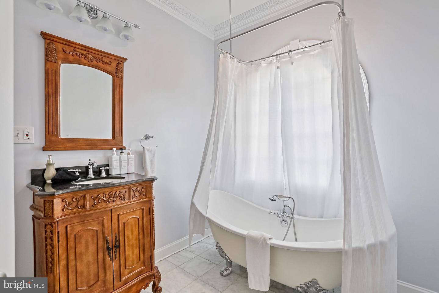 207 WESTVIEW DR, WINCHESTER, Virginia 22603, 7 Bedrooms Bedrooms, ,4 BathroomsBathrooms,Residential,For sale,207 WESTVIEW DR,VAFV2035104 MLS # VAFV2035104 207 WESTVIEW DR, WINCHESTER, Virginia 22603, 7 Bedrooms Bedrooms, ,4 BathroomsBathrooms,Residential,For sale,207 WESTVIEW DR,VAFV2035104 MLS # VAFV2035104