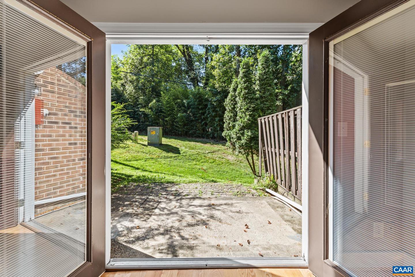 583 SOUTHAMPTON CT, CHARLOTTESVILLE, Virginia 22901, 3 Bedrooms Bedrooms, ,2 BathroomsBathrooms,Residential,For sale,583 SOUTHAMPTON CT,667073 MLS # 667073