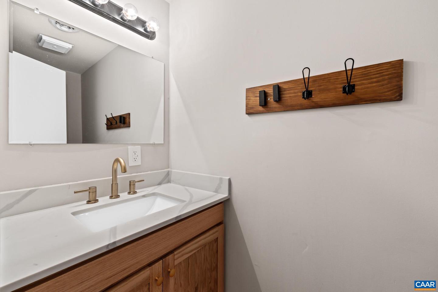 583 SOUTHAMPTON CT, CHARLOTTESVILLE, Virginia 22901, 3 Bedrooms Bedrooms, ,2 BathroomsBathrooms,Residential,For sale,583 SOUTHAMPTON CT,667073 MLS # 667073