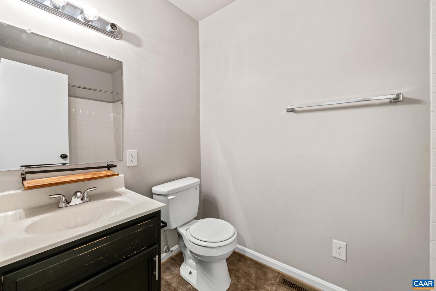 583 SOUTHAMPTON CT, CHARLOTTESVILLE, Virginia 22901, 3 Bedrooms Bedrooms, ,2 BathroomsBathrooms,Residential,For sale,583 SOUTHAMPTON CT,667073 MLS # 667073