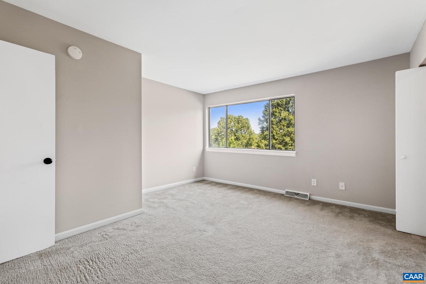 583 SOUTHAMPTON CT, CHARLOTTESVILLE, Virginia 22901, 3 Bedrooms Bedrooms, ,2 BathroomsBathrooms,Residential,For sale,583 SOUTHAMPTON CT,667073 MLS # 667073