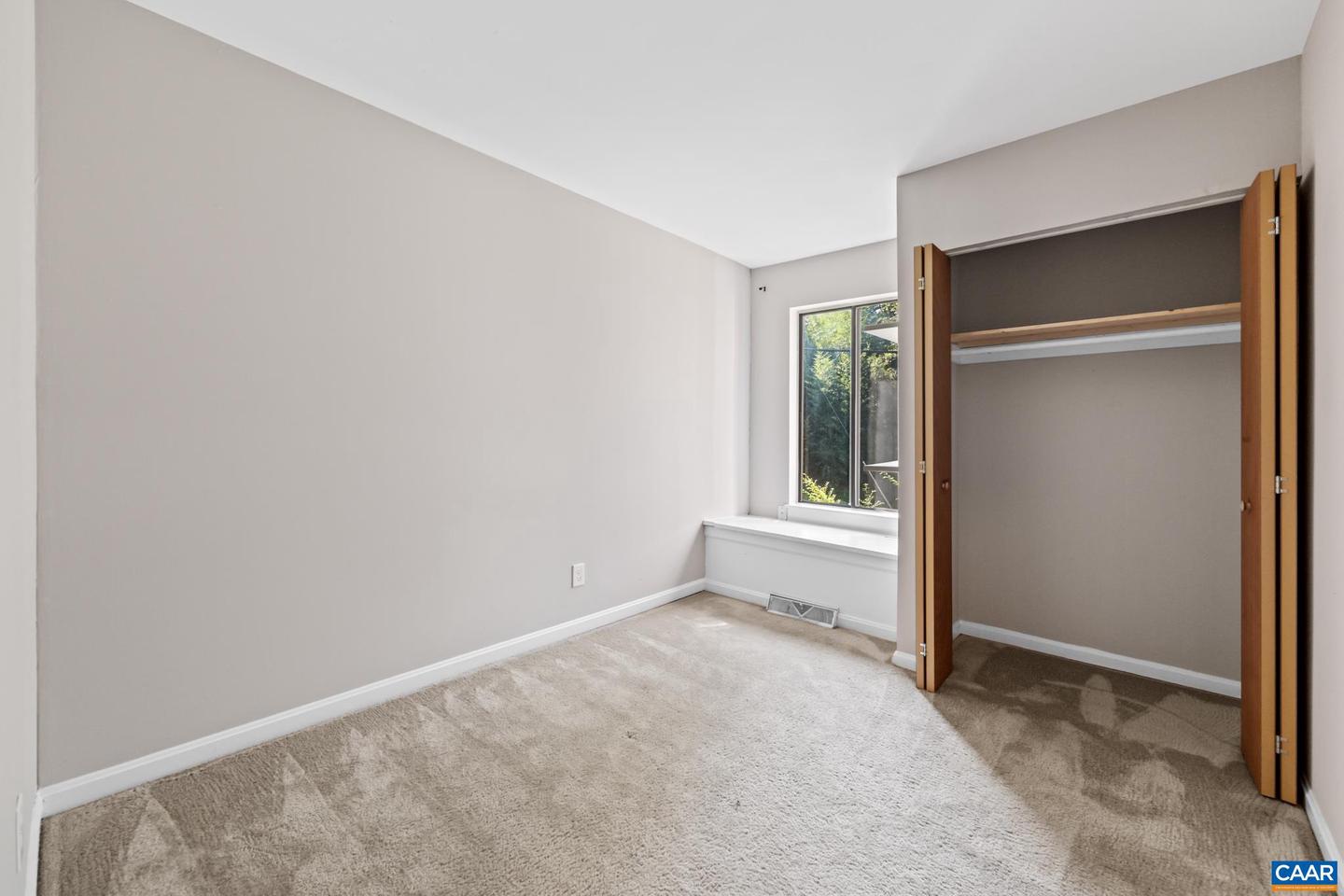 583 SOUTHAMPTON CT, CHARLOTTESVILLE, Virginia 22901, 3 Bedrooms Bedrooms, ,2 BathroomsBathrooms,Residential,For sale,583 SOUTHAMPTON CT,667073 MLS # 667073