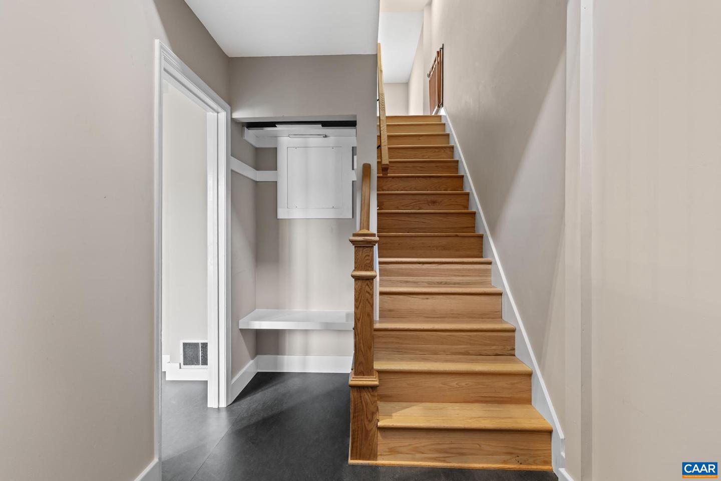 583 SOUTHAMPTON CT, CHARLOTTESVILLE, Virginia 22901, 3 Bedrooms Bedrooms, ,2 BathroomsBathrooms,Residential,For sale,583 SOUTHAMPTON CT,667073 MLS # 667073