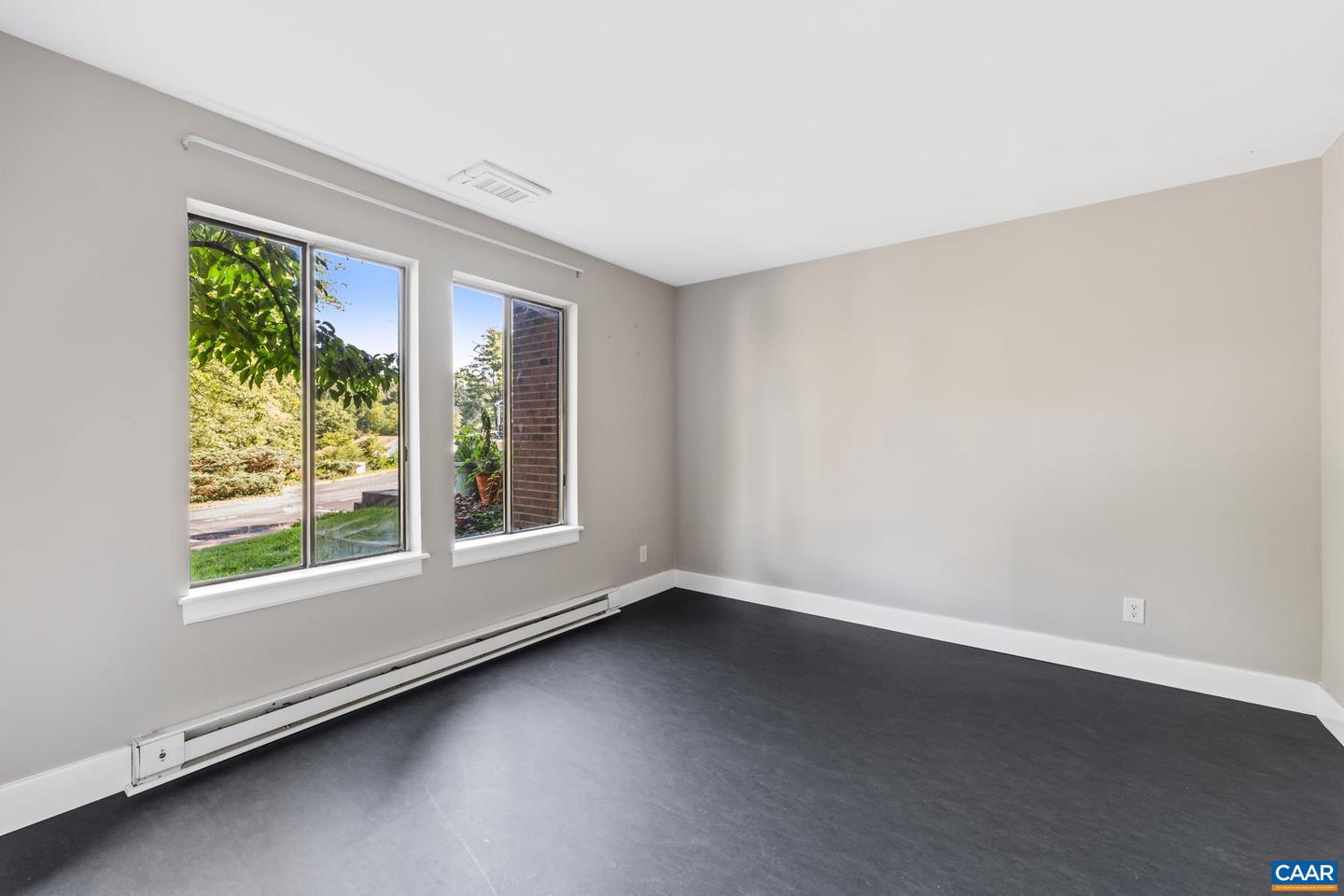 583 SOUTHAMPTON CT, CHARLOTTESVILLE, Virginia 22901, 3 Bedrooms Bedrooms, ,2 BathroomsBathrooms,Residential,For sale,583 SOUTHAMPTON CT,667073 MLS # 667073