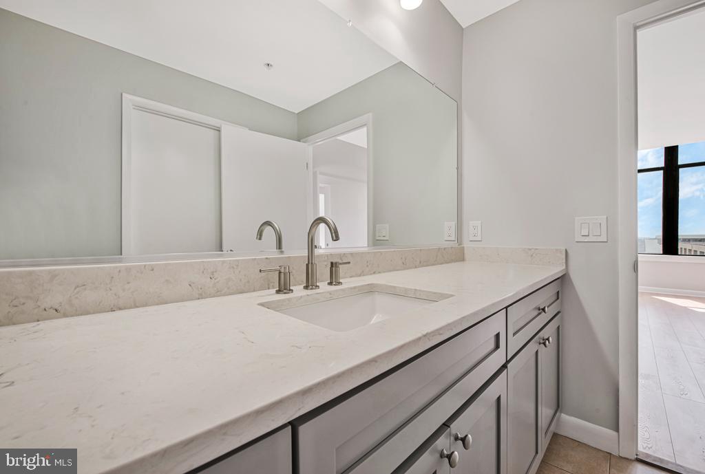 400 MASSACHUSETTS AVE NW #1322, WASHINGTON, District Of Columbia 20001, 1 Bedroom Bedrooms, ,1 BathroomBathrooms,Residential,For sale,400 MASSACHUSETTS AVE NW #1322,DCDC2221884 MLS # DCDC2221884