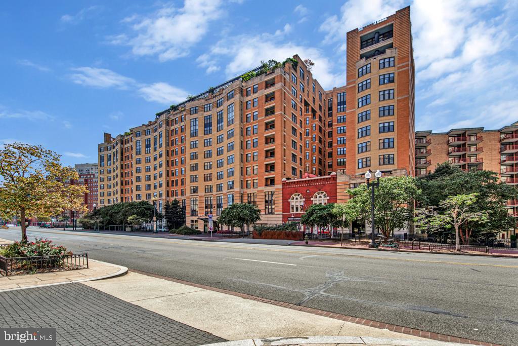 400 MASSACHUSETTS AVE NW #1322, WASHINGTON, District Of Columbia 20001, 1 Bedroom Bedrooms, ,1 BathroomBathrooms,Residential,For sale,400 MASSACHUSETTS AVE NW #1322,DCDC2221884 MLS # DCDC2221884