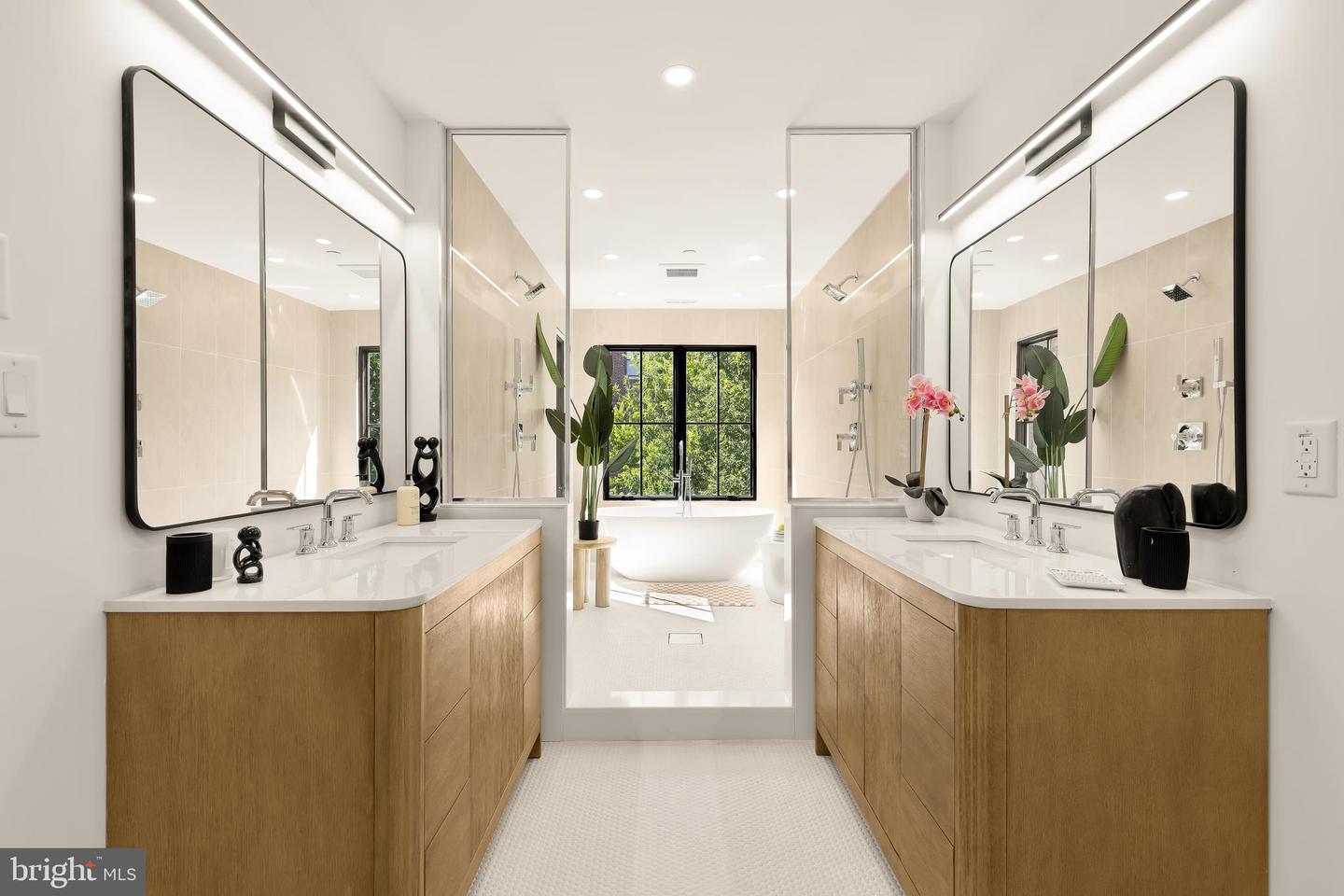 1205 10TH ST NW, WASHINGTON, District Of Columbia 20001, 4 Bedrooms Bedrooms, ,3 BathroomsBathrooms,Residential,For sale,1205 10TH ST NW,DCDC2222208 MLS # DCDC2222208