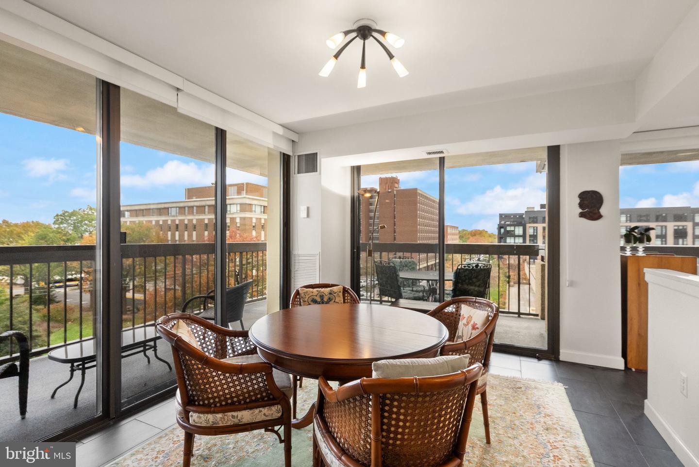 400 MADISON ST #409, ALEXANDRIA, Virginia 22314, 2 Bedrooms Bedrooms, ,2 BathroomsBathrooms,Residential,For sale,400 MADISON ST #409,VAAX2050298 MLS # VAAX2050298