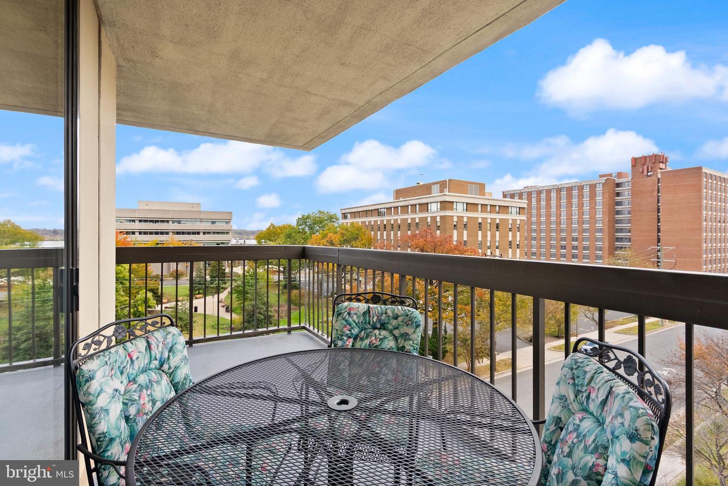400 MADISON ST #409, ALEXANDRIA, Virginia 22314, 2 Bedrooms Bedrooms, ,2 BathroomsBathrooms,Residential,For sale,400 MADISON ST #409,VAAX2050298 MLS # VAAX2050298