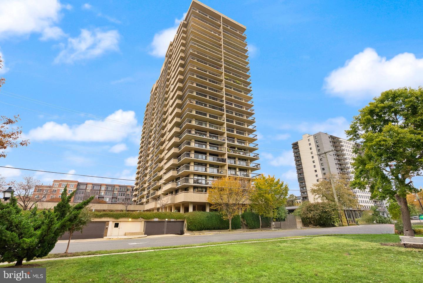 400 MADISON ST #409, ALEXANDRIA, Virginia 22314, 2 Bedrooms Bedrooms, ,2 BathroomsBathrooms,Residential,For sale,400 MADISON ST #409,VAAX2050298 MLS # VAAX2050298