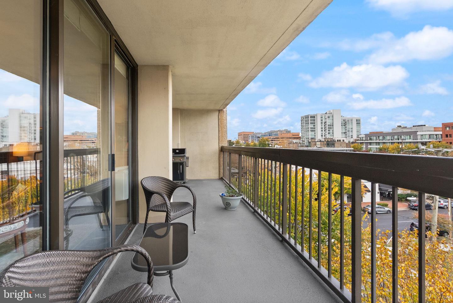 400 MADISON ST #409, ALEXANDRIA, Virginia 22314, 2 Bedrooms Bedrooms, ,2 BathroomsBathrooms,Residential,For sale,400 MADISON ST #409,VAAX2050298 MLS # VAAX2050298