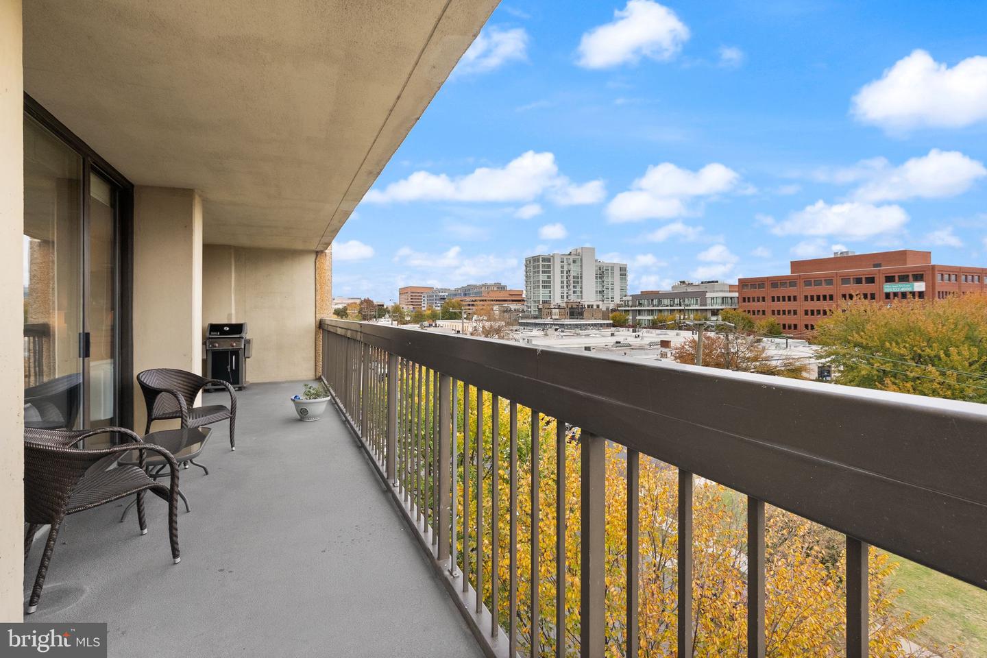 400 MADISON ST #409, ALEXANDRIA, Virginia 22314, 2 Bedrooms Bedrooms, ,2 BathroomsBathrooms,Residential,For sale,400 MADISON ST #409,VAAX2050298 MLS # VAAX2050298