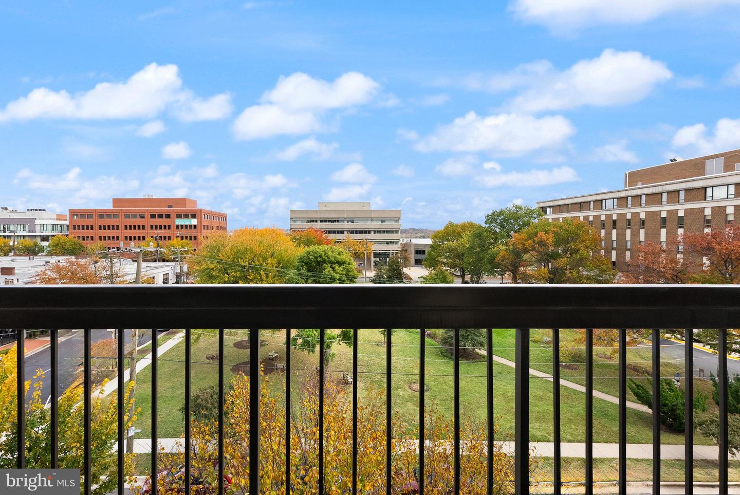 400 MADISON ST #409, ALEXANDRIA, Virginia 22314, 2 Bedrooms Bedrooms, ,2 BathroomsBathrooms,Residential,For sale,400 MADISON ST #409,VAAX2050298 MLS # VAAX2050298