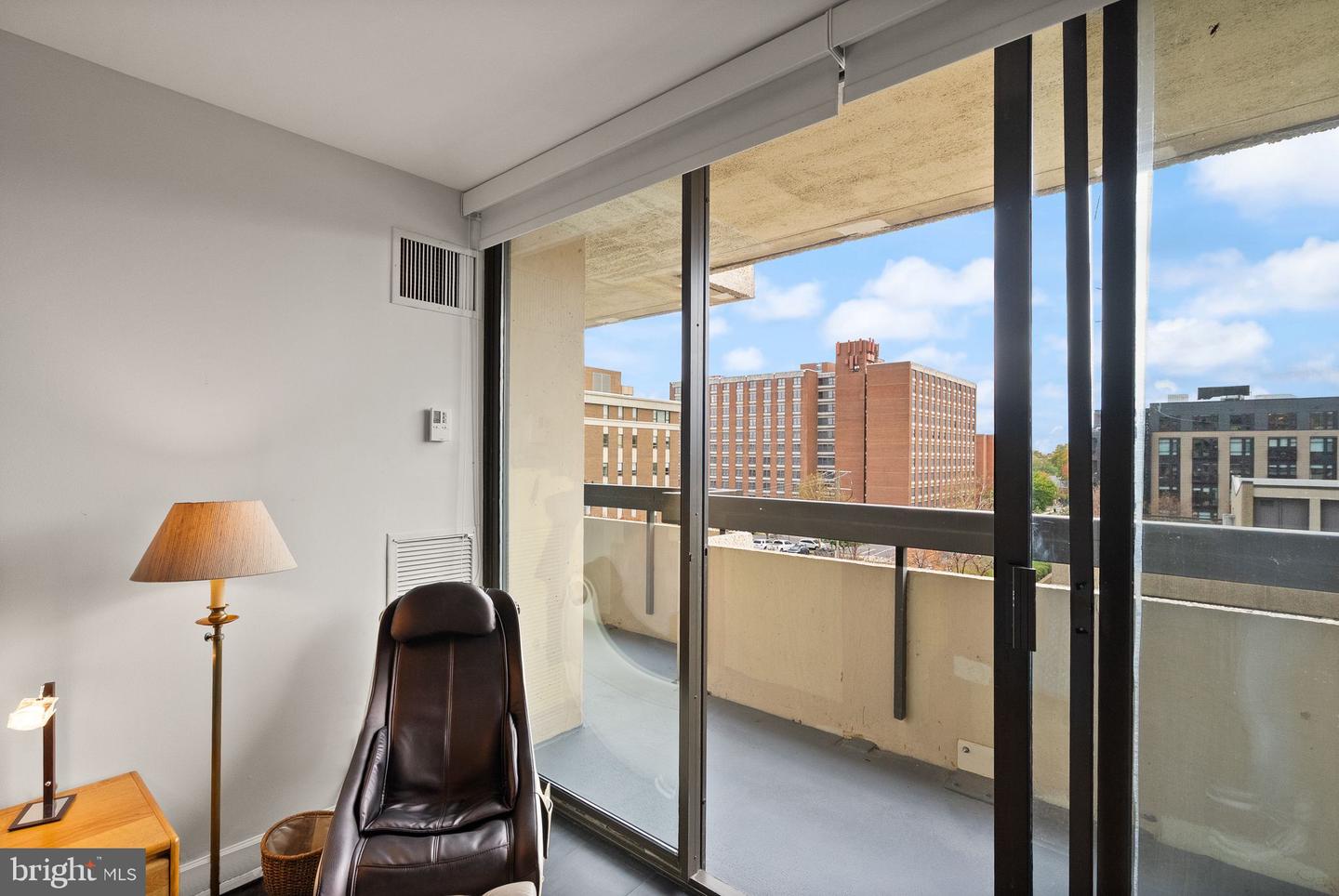 400 MADISON ST #409, ALEXANDRIA, Virginia 22314, 2 Bedrooms Bedrooms, ,2 BathroomsBathrooms,Residential,For sale,400 MADISON ST #409,VAAX2050298 MLS # VAAX2050298