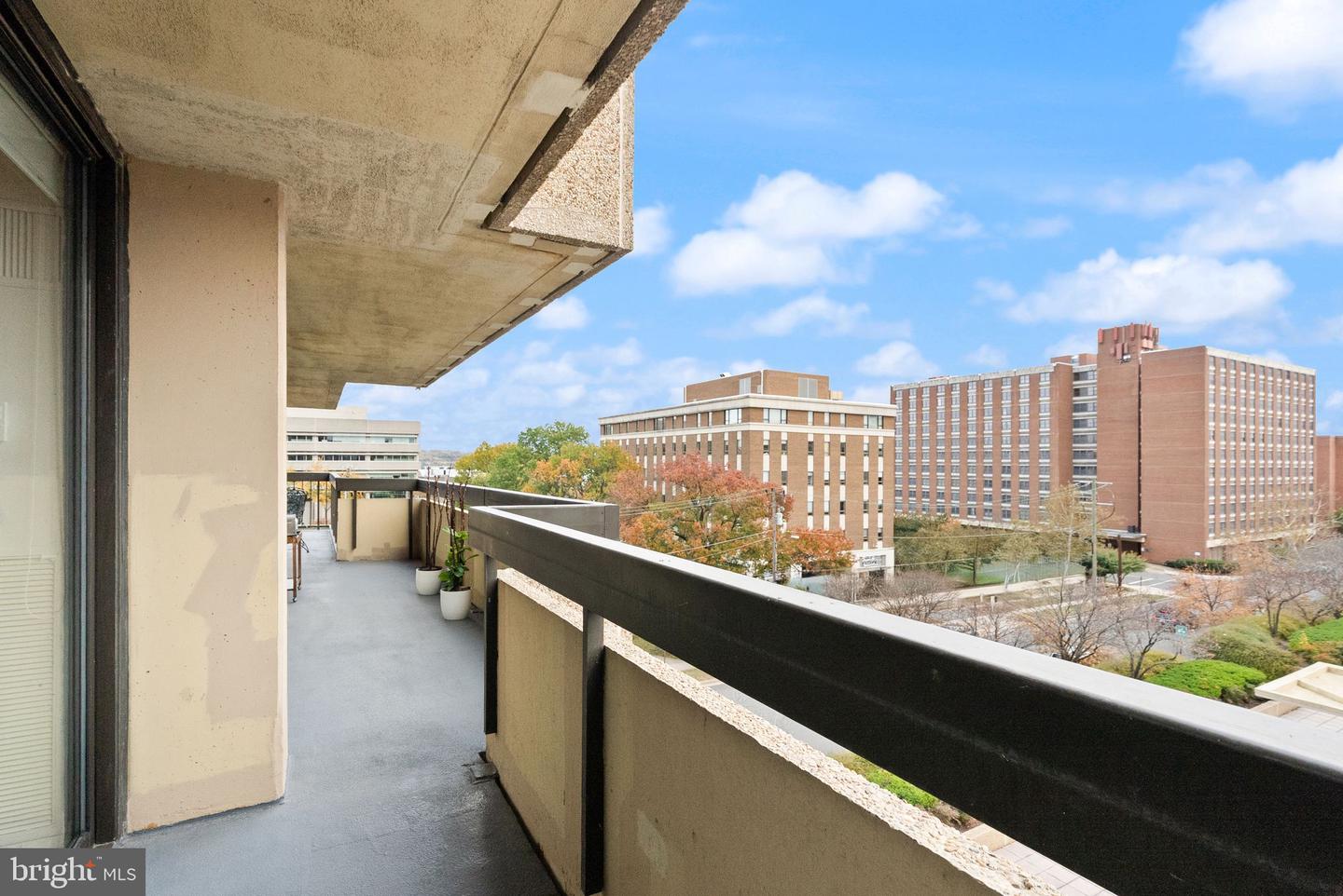 400 MADISON ST #409, ALEXANDRIA, Virginia 22314, 2 Bedrooms Bedrooms, ,2 BathroomsBathrooms,Residential,For sale,400 MADISON ST #409,VAAX2050298 MLS # VAAX2050298