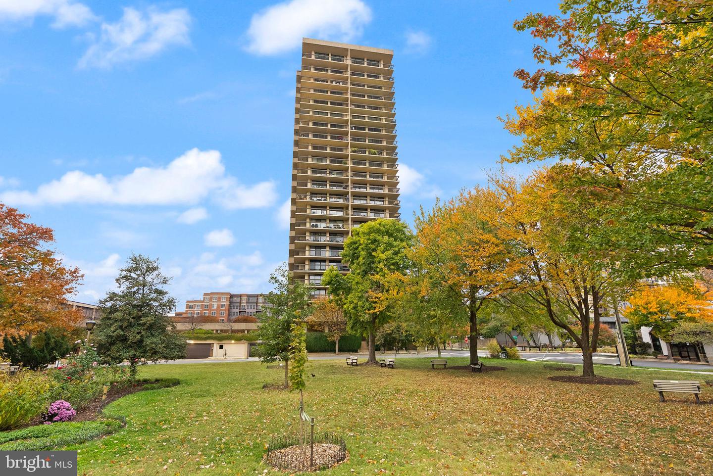 400 MADISON ST #409, ALEXANDRIA, Virginia 22314, 2 Bedrooms Bedrooms, ,2 BathroomsBathrooms,Residential,For sale,400 MADISON ST #409,VAAX2050298 MLS # VAAX2050298