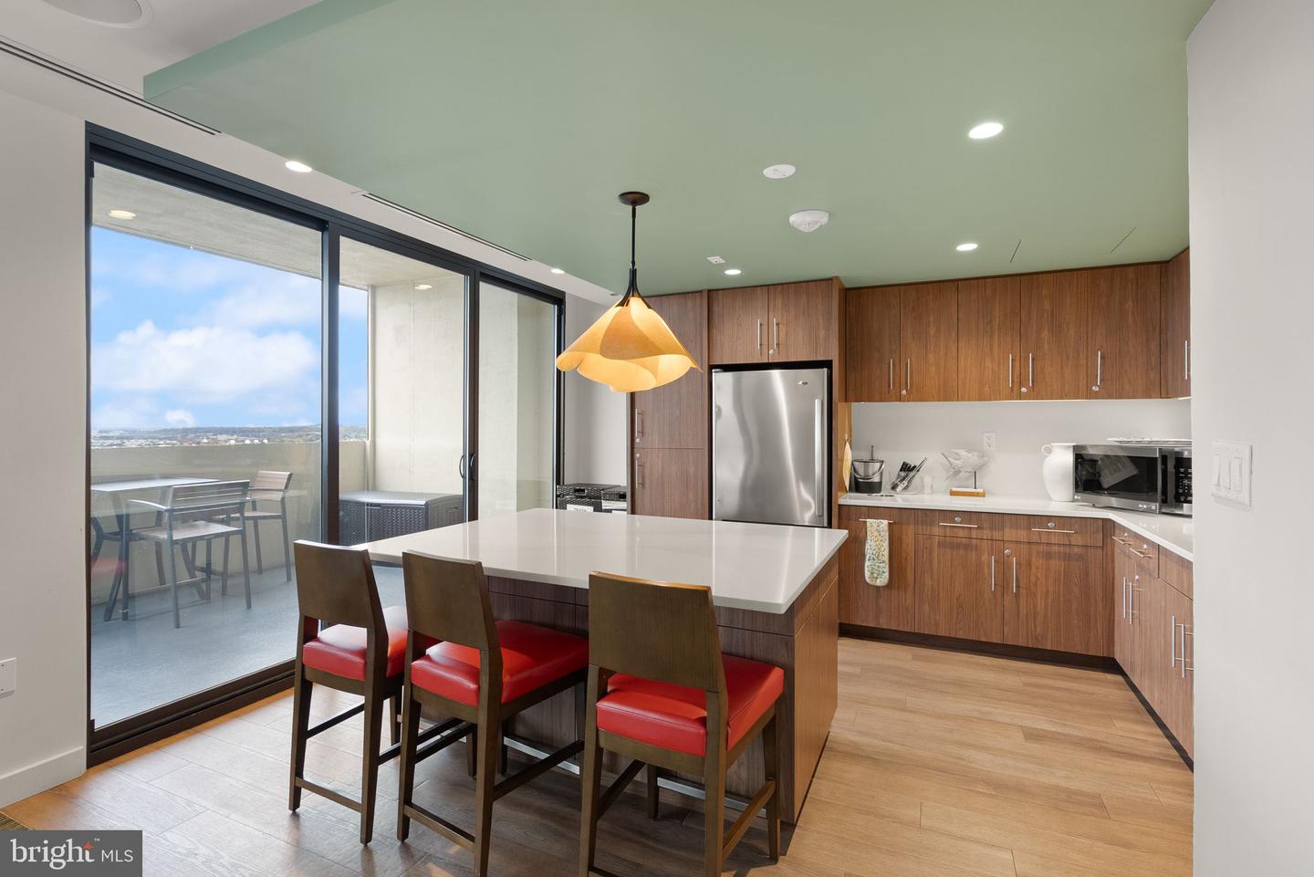 400 MADISON ST #409, ALEXANDRIA, Virginia 22314, 2 Bedrooms Bedrooms, ,2 BathroomsBathrooms,Residential,For sale,400 MADISON ST #409,VAAX2050298 MLS # VAAX2050298