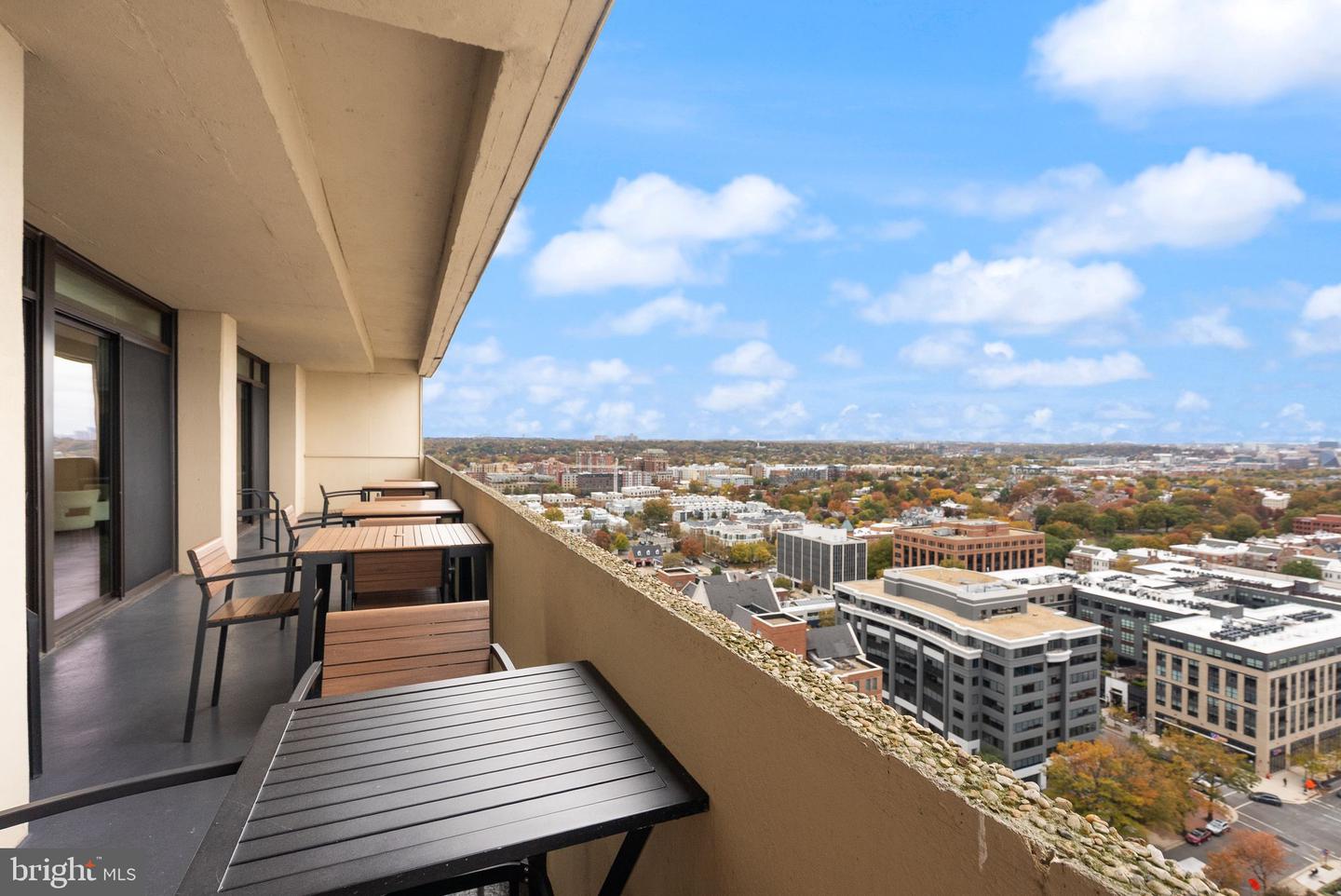 400 MADISON ST #409, ALEXANDRIA, Virginia 22314, 2 Bedrooms Bedrooms, ,2 BathroomsBathrooms,Residential,For sale,400 MADISON ST #409,VAAX2050298 MLS # VAAX2050298