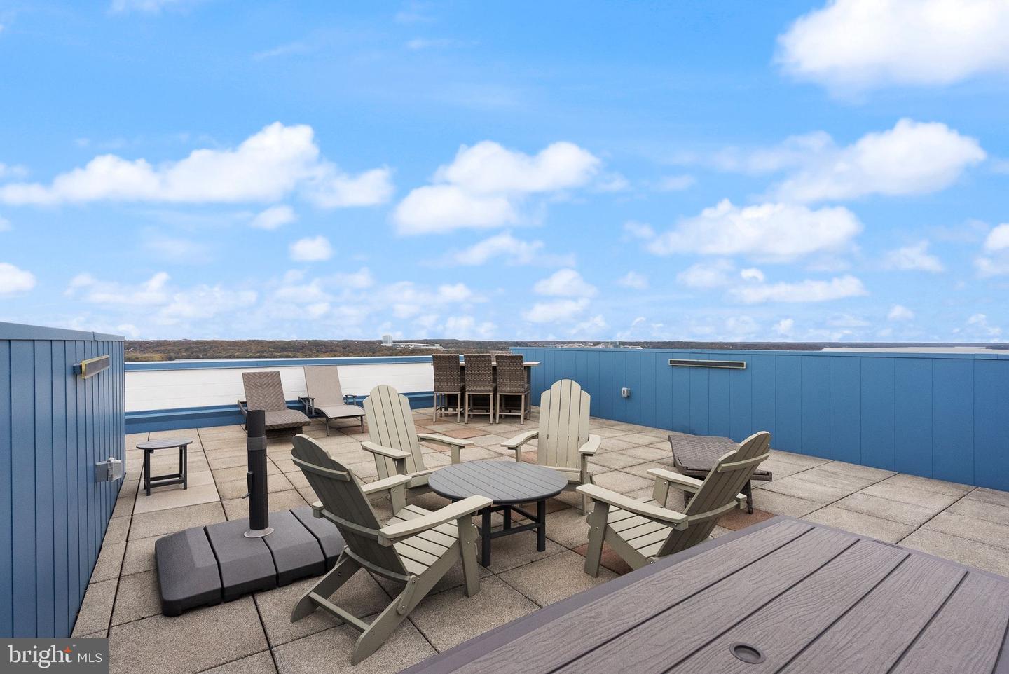 400 MADISON ST #409, ALEXANDRIA, Virginia 22314, 2 Bedrooms Bedrooms, ,2 BathroomsBathrooms,Residential,For sale,400 MADISON ST #409,VAAX2050298 MLS # VAAX2050298