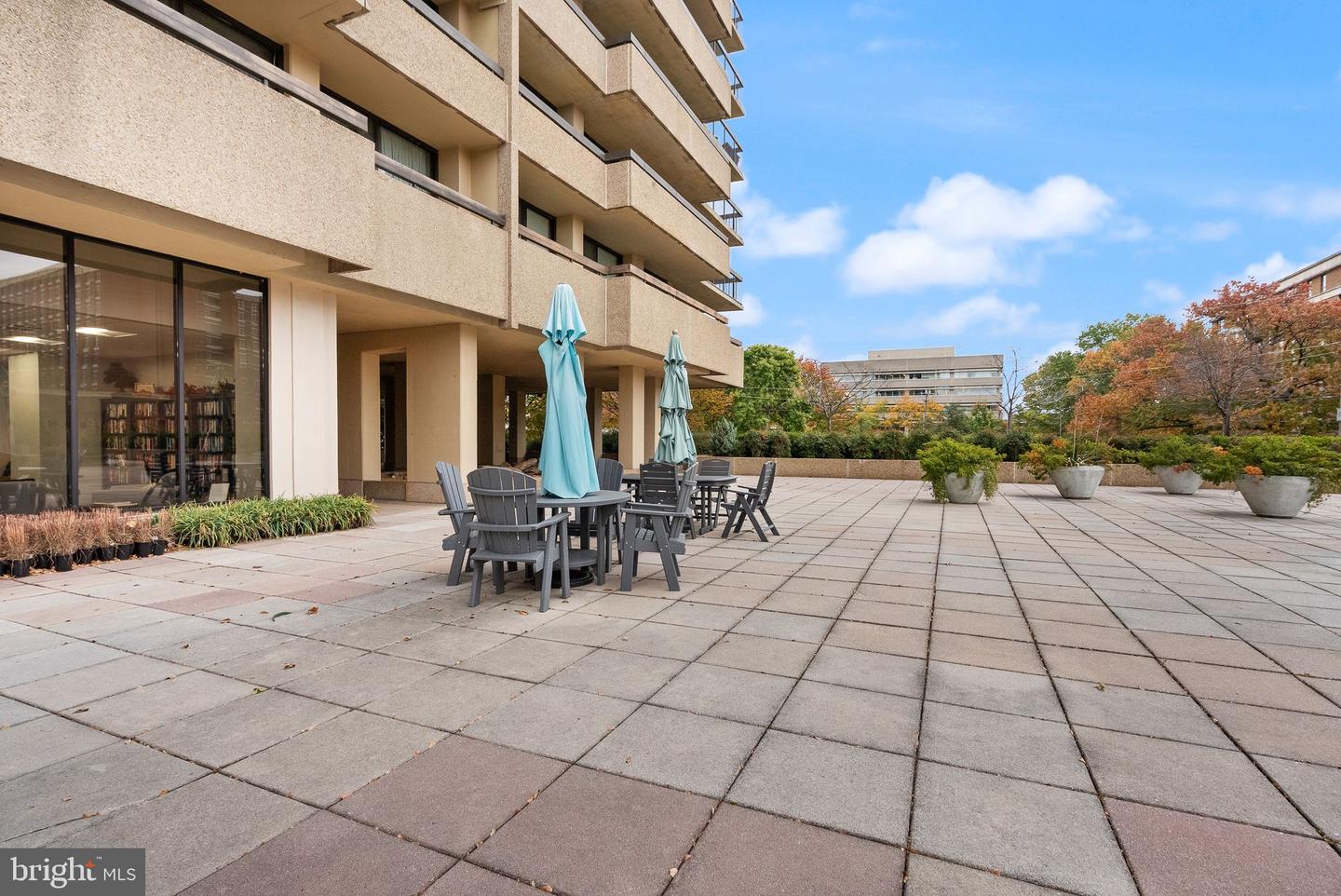 400 MADISON ST #409, ALEXANDRIA, Virginia 22314, 2 Bedrooms Bedrooms, ,2 BathroomsBathrooms,Residential,For sale,400 MADISON ST #409,VAAX2050298 MLS # VAAX2050298
