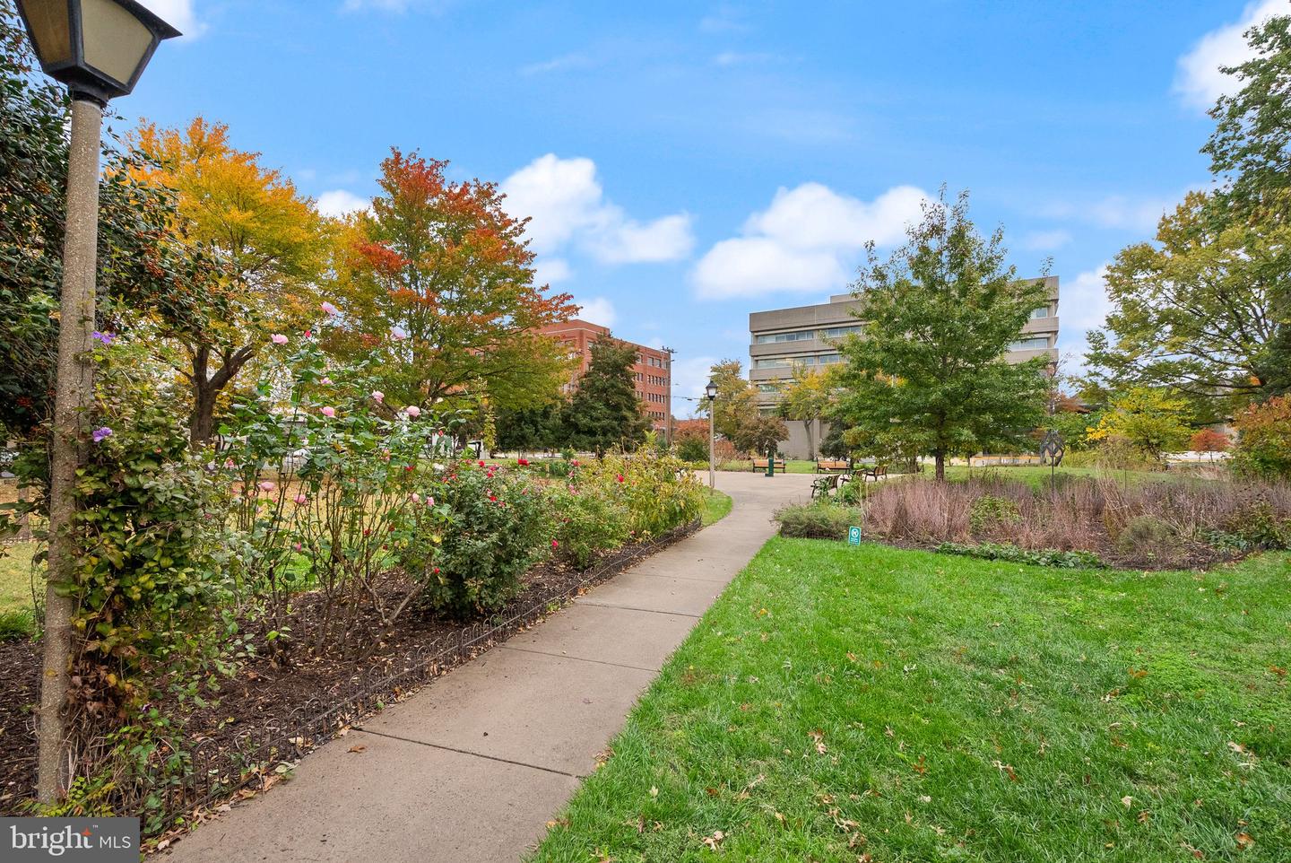 400 MADISON ST #409, ALEXANDRIA, Virginia 22314, 2 Bedrooms Bedrooms, ,2 BathroomsBathrooms,Residential,For sale,400 MADISON ST #409,VAAX2050298 MLS # VAAX2050298