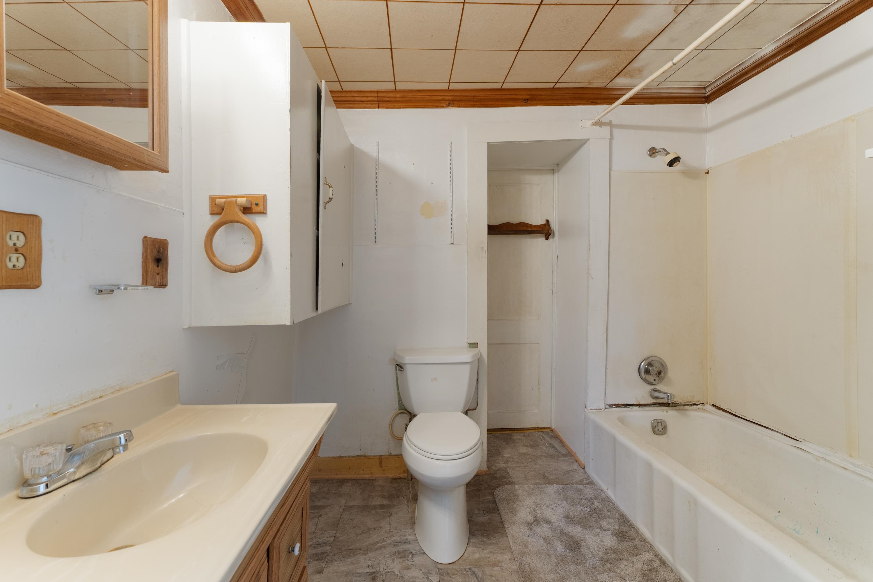 1261 BLUE RIDGE AVE, CROZET, Virginia 22932, 3 Bedrooms Bedrooms, ,2 BathroomsBathrooms,Residential,1261 BLUE RIDGE AVE,670933 MLS # 670933