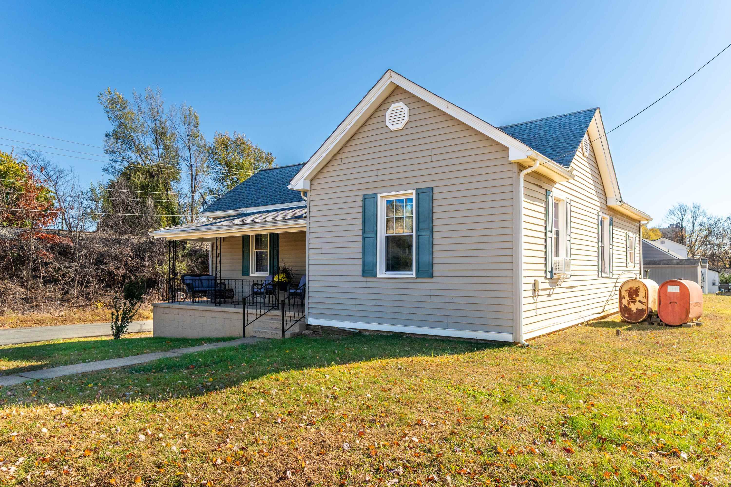 1261 BLUE RIDGE AVE, CROZET, Virginia 22932, 3 Bedrooms Bedrooms, ,2 BathroomsBathrooms,Residential,1261 BLUE RIDGE AVE,670933 MLS # 670933