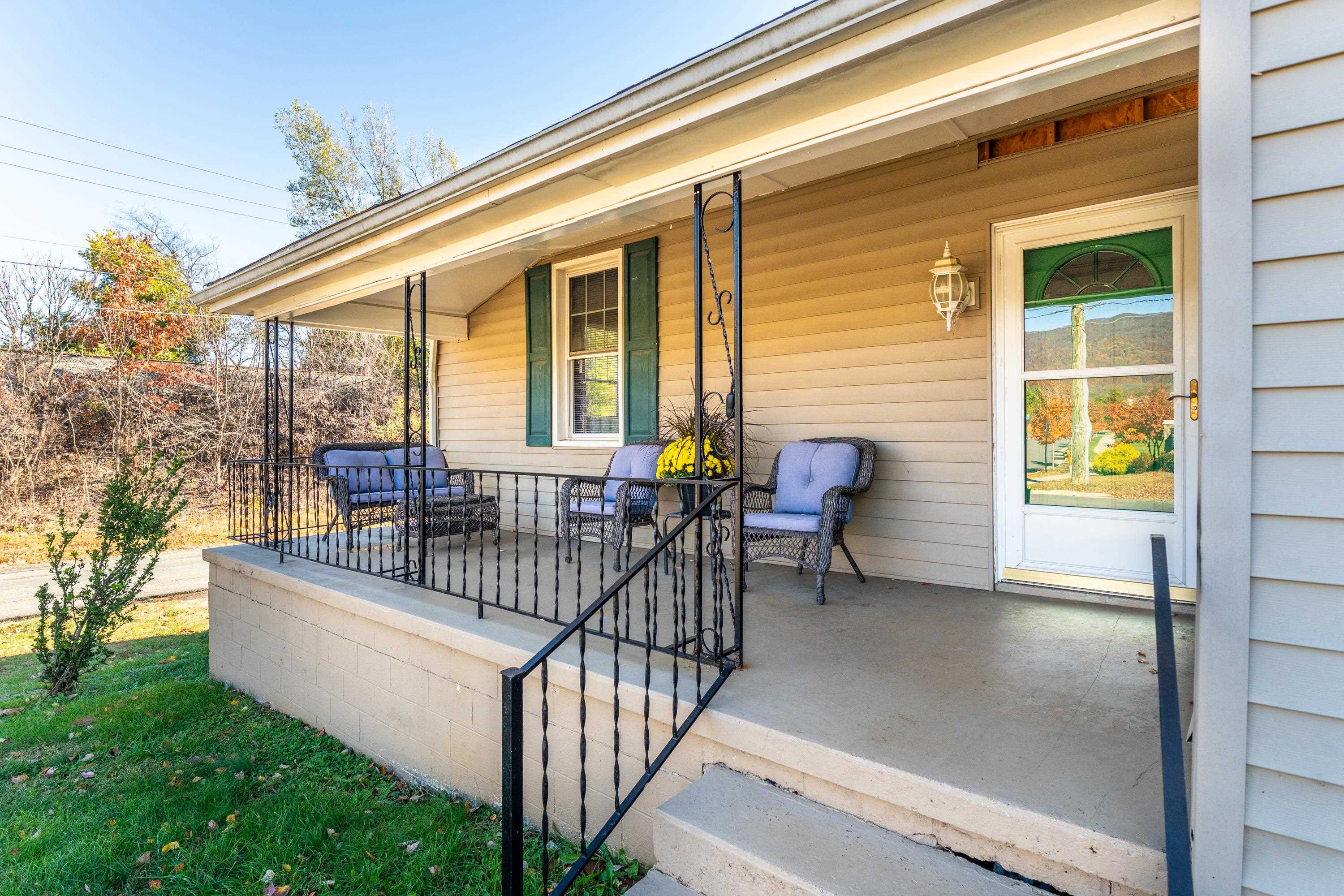 1261 BLUE RIDGE AVE, CROZET, Virginia 22932, 3 Bedrooms Bedrooms, ,2 BathroomsBathrooms,Residential,1261 BLUE RIDGE AVE,670933 MLS # 670933