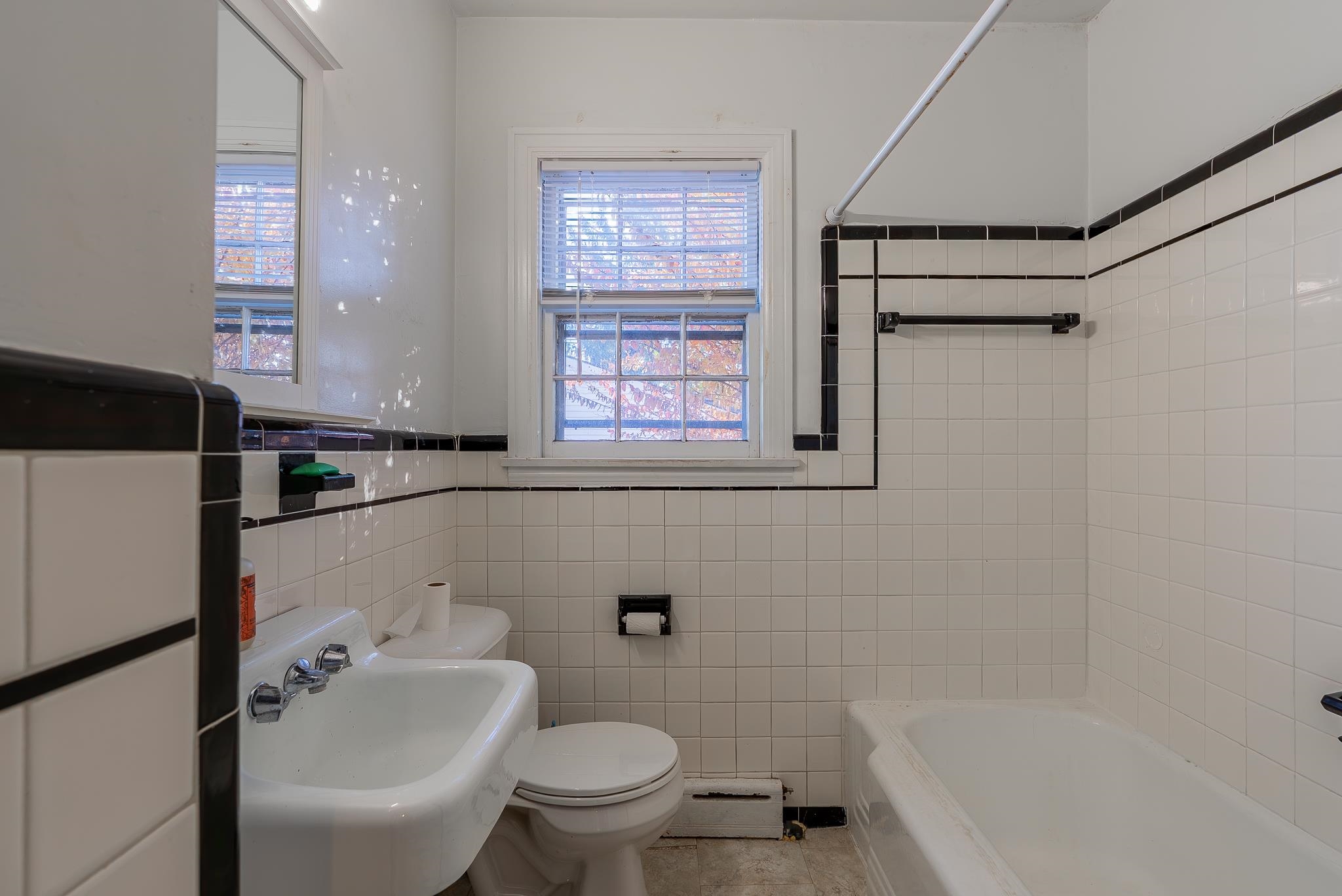 625 N WILLOW ST, HARRISONBURG, Virginia 22802, 3 Bedrooms Bedrooms, ,1 BathroomBathrooms,Residential,625 N WILLOW ST,670944 MLS # 670944 625 N WILLOW ST, HARRISONBURG, Virginia 22802, 3 Bedrooms Bedrooms, ,1 BathroomBathrooms,Residential,625 N WILLOW ST,670944 MLS # 670944