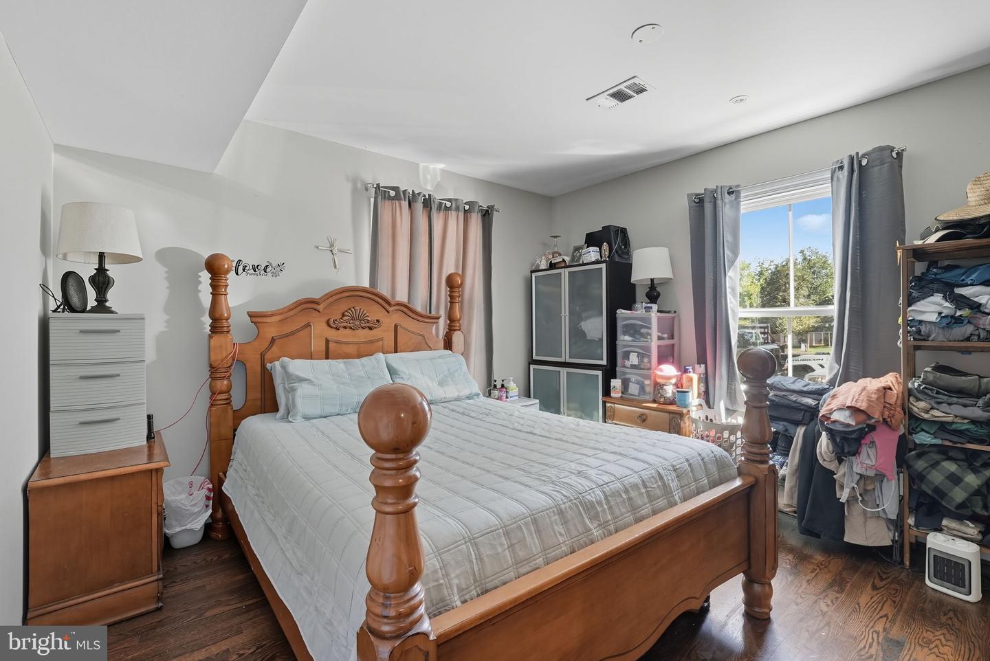 8401 YORKSHIRE LN, MANASSAS, Virginia 20111, 4 Bedrooms Bedrooms, ,1 BathroomBathrooms,Residential,For sale,8401 YORKSHIRE LN,VAPW2105276 MLS # VAPW2105276