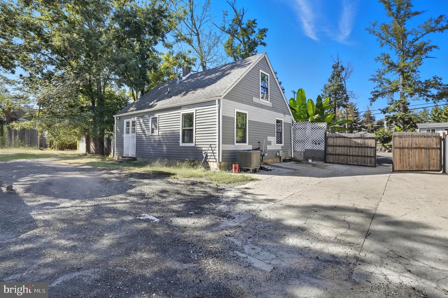 8401 YORKSHIRE LN, MANASSAS, Virginia 20111, 4 Bedrooms Bedrooms, ,1 BathroomBathrooms,Residential,For sale,8401 YORKSHIRE LN,VAPW2105276 MLS # VAPW2105276