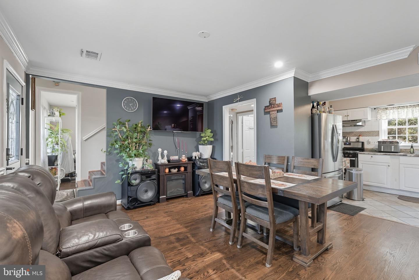 8401 YORKSHIRE LN, MANASSAS, Virginia 20111, 4 Bedrooms Bedrooms, ,1 BathroomBathrooms,Residential,For sale,8401 YORKSHIRE LN,VAPW2105276 MLS # VAPW2105276