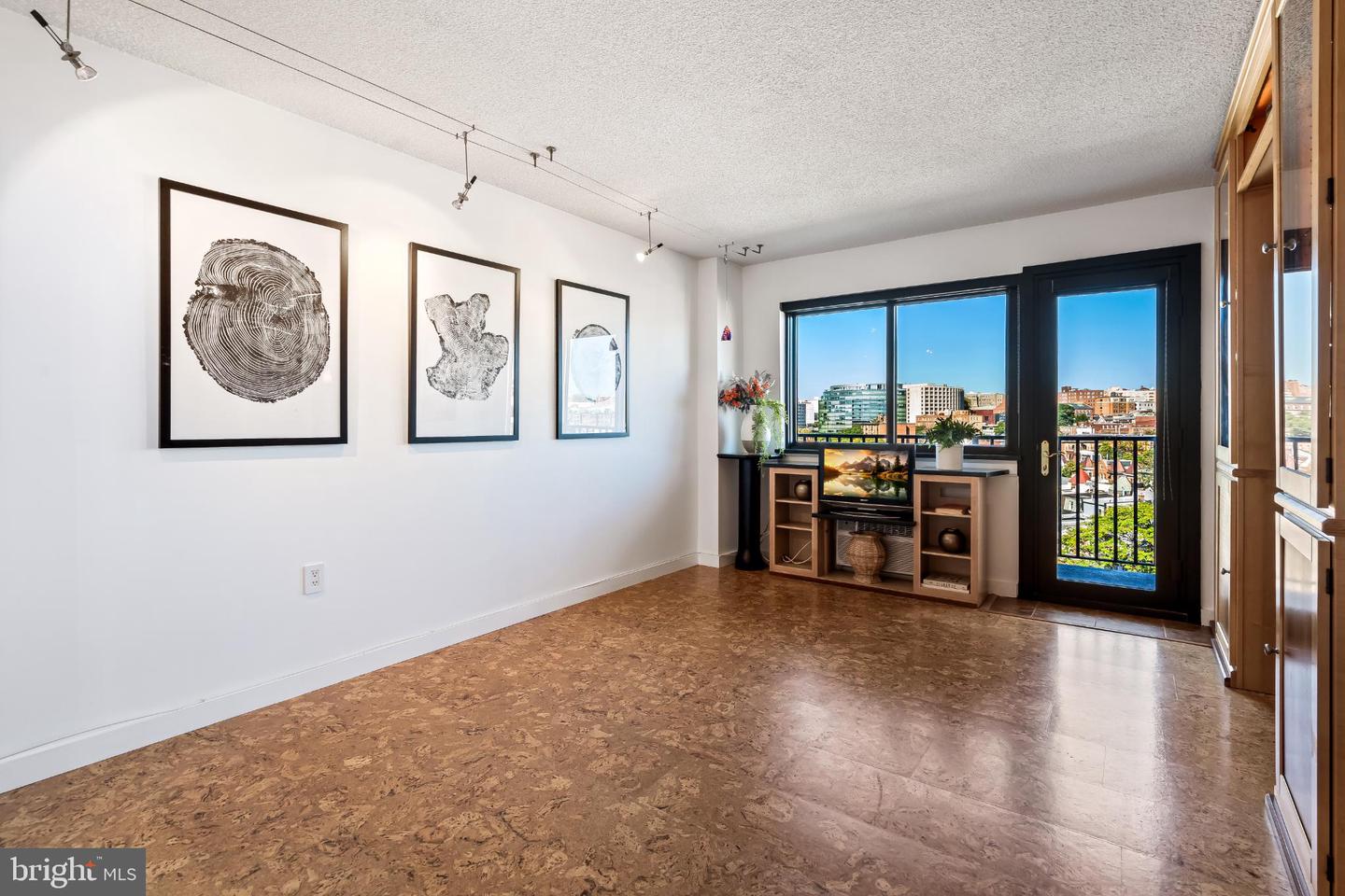 1816 NEW HAMPSHIRE AVE NW #1009, WASHINGTON, District Of Columbia 20009, 1 Bedroom Bedrooms, ,1 BathroomBathrooms,Residential,For sale,1816 NEW HAMPSHIRE AVE NW #1009,DCDC2226464 MLS # DCDC2226464