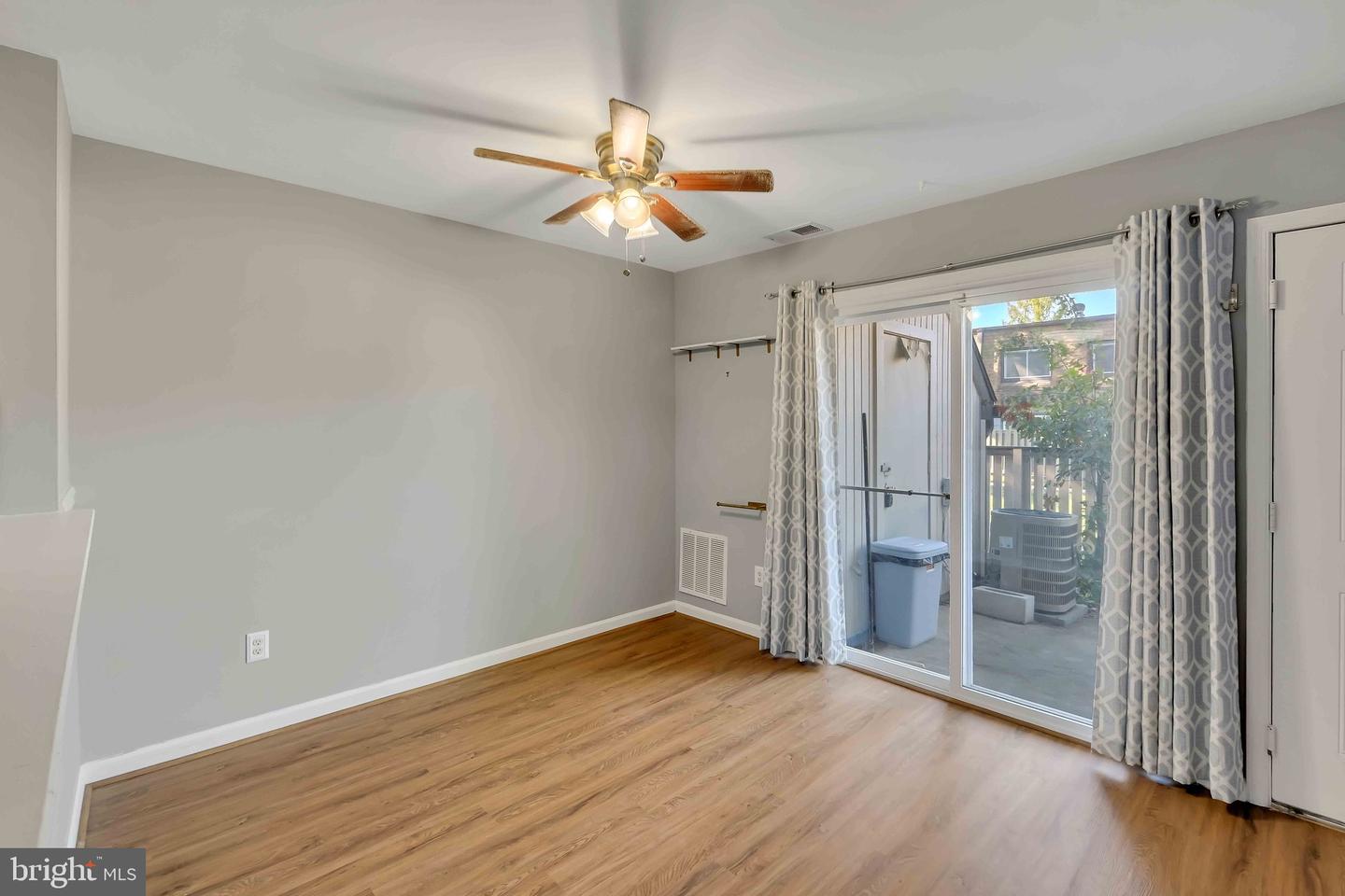 3827 EL CAMINO PL #13, ALEXANDRIA, Virginia 22309, 2 Bedrooms Bedrooms, ,1 BathroomBathrooms,Residential,For sale,3827 EL CAMINO PL #13,VAFX2273952 MLS # VAFX2273952