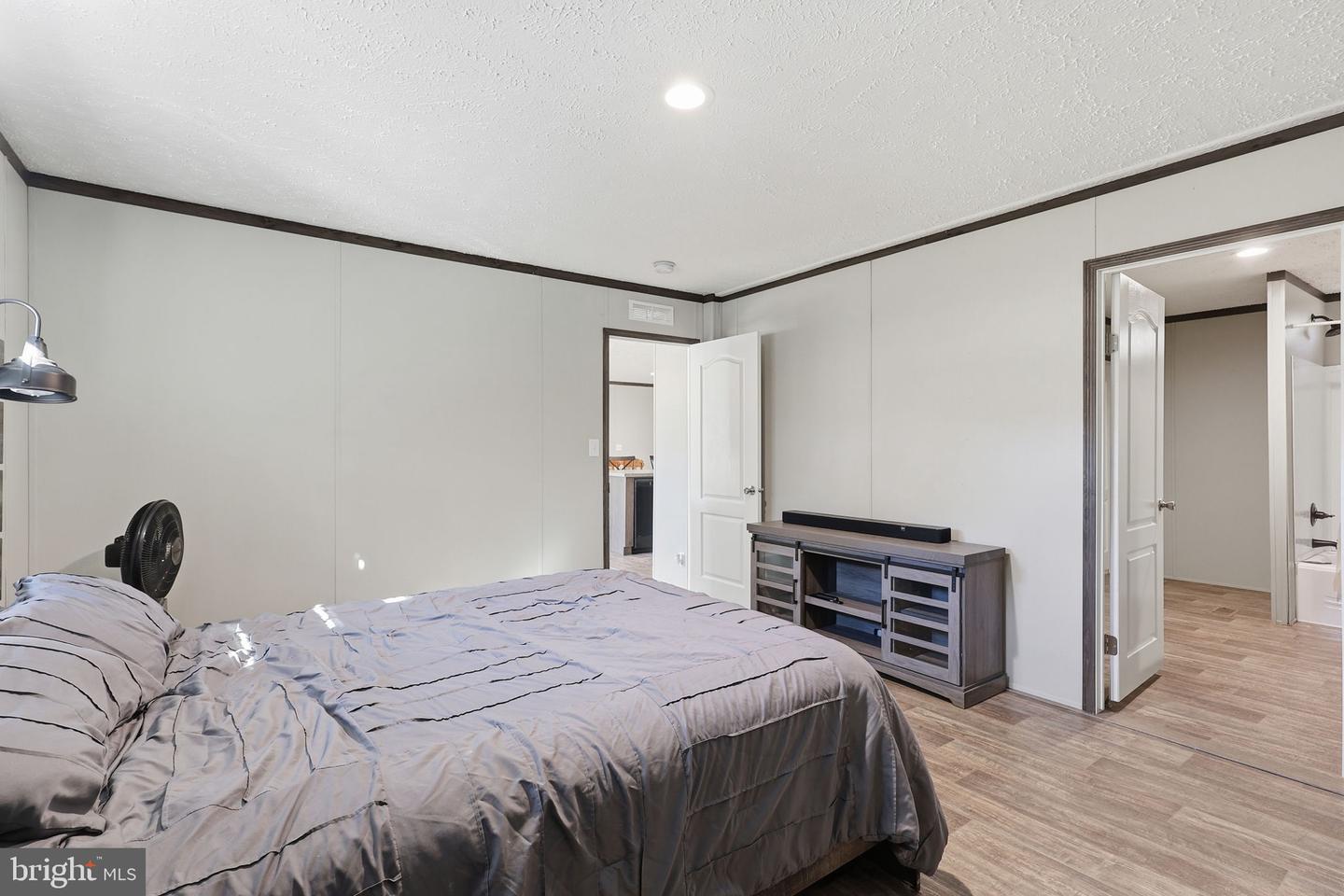 4433 SPOTSWOOD TRL, BARBOURSVILLE, Virginia 22923, 3 Bedrooms Bedrooms, 5 Rooms Rooms,2 BathroomsBathrooms,Residential,For sale,4433 SPOTSWOOD TRL,VAOR2012550 MLS # VAOR2012550 4433 SPOTSWOOD TRL, BARBOURSVILLE, Virginia 22923, 3 Bedrooms Bedrooms, 5 Rooms Rooms,2 BathroomsBathrooms,Residential,For sale,4433 SPOTSWOOD TRL,VAOR2012550 MLS # VAOR2012550