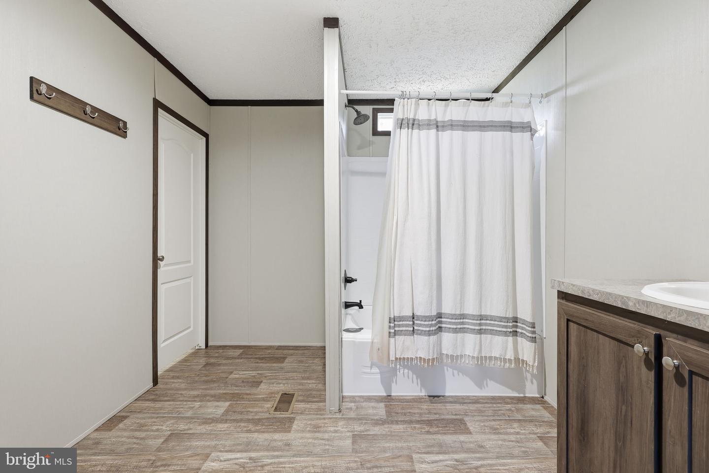 4433 SPOTSWOOD TRL, BARBOURSVILLE, Virginia 22923, 3 Bedrooms Bedrooms, 5 Rooms Rooms,2 BathroomsBathrooms,Residential,For sale,4433 SPOTSWOOD TRL,VAOR2012550 MLS # VAOR2012550 4433 SPOTSWOOD TRL, BARBOURSVILLE, Virginia 22923, 3 Bedrooms Bedrooms, 5 Rooms Rooms,2 BathroomsBathrooms,Residential,For sale,4433 SPOTSWOOD TRL,VAOR2012550 MLS # VAOR2012550