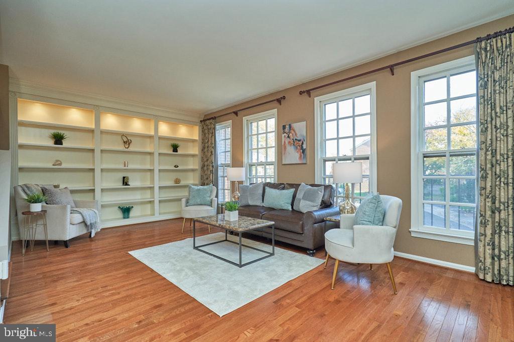 5116 WOODMIRE LN, ALEXANDRIA, Virginia 22311, 3 Bedrooms Bedrooms, ,2 BathroomsBathrooms,Residential,For sale,5116 WOODMIRE LN,VAAX2051122 MLS # VAAX2051122