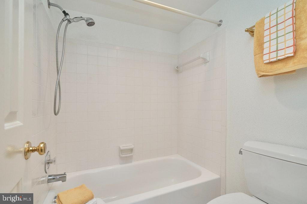 5116 WOODMIRE LN, ALEXANDRIA, Virginia 22311, 3 Bedrooms Bedrooms, ,2 BathroomsBathrooms,Residential,For sale,5116 WOODMIRE LN,VAAX2051122 MLS # VAAX2051122