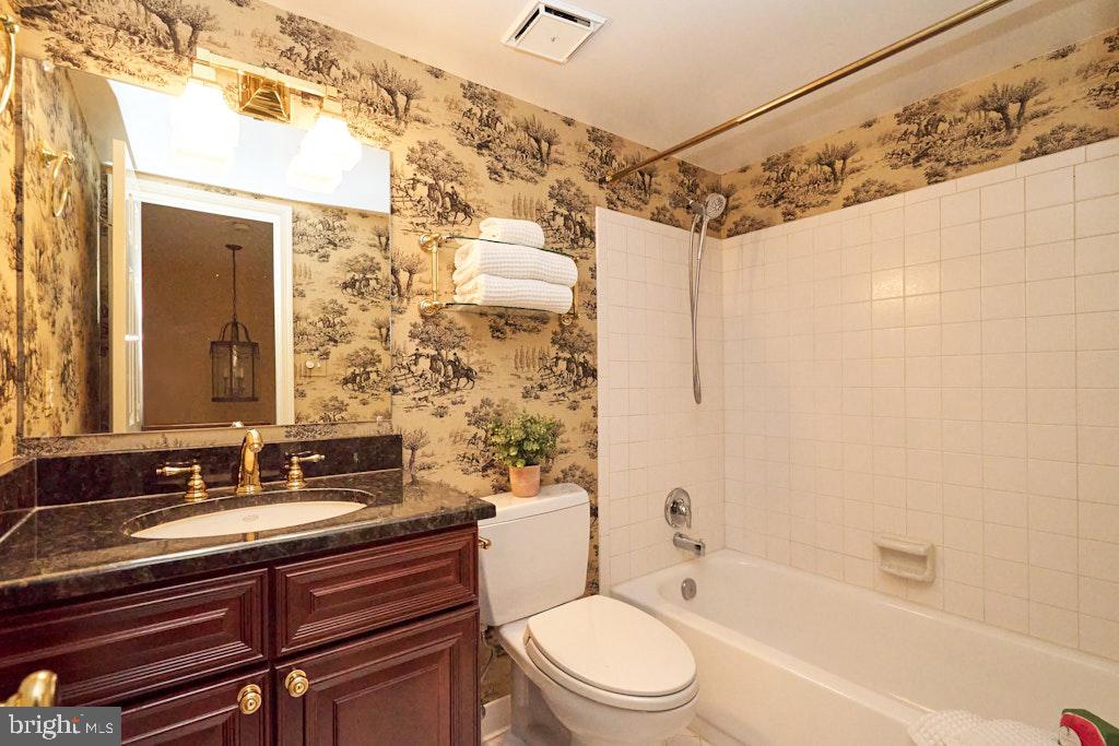 5116 WOODMIRE LN, ALEXANDRIA, Virginia 22311, 3 Bedrooms Bedrooms, ,2 BathroomsBathrooms,Residential,For sale,5116 WOODMIRE LN,VAAX2051122 MLS # VAAX2051122