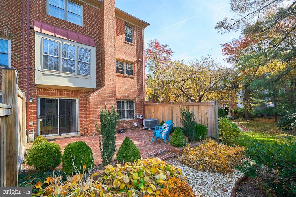 5116 WOODMIRE LN, ALEXANDRIA, Virginia 22311, 3 Bedrooms Bedrooms, ,2 BathroomsBathrooms,Residential,For sale,5116 WOODMIRE LN,VAAX2051122 MLS # VAAX2051122